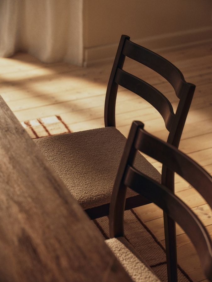 Ferm Living - Boda Dining Chair - Soft Bouclé - Dark Stained Beech